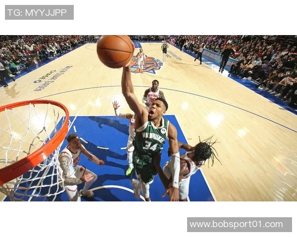 字母哥补篮遭封盖CJ中投绝杀后字母哥反击未能命中